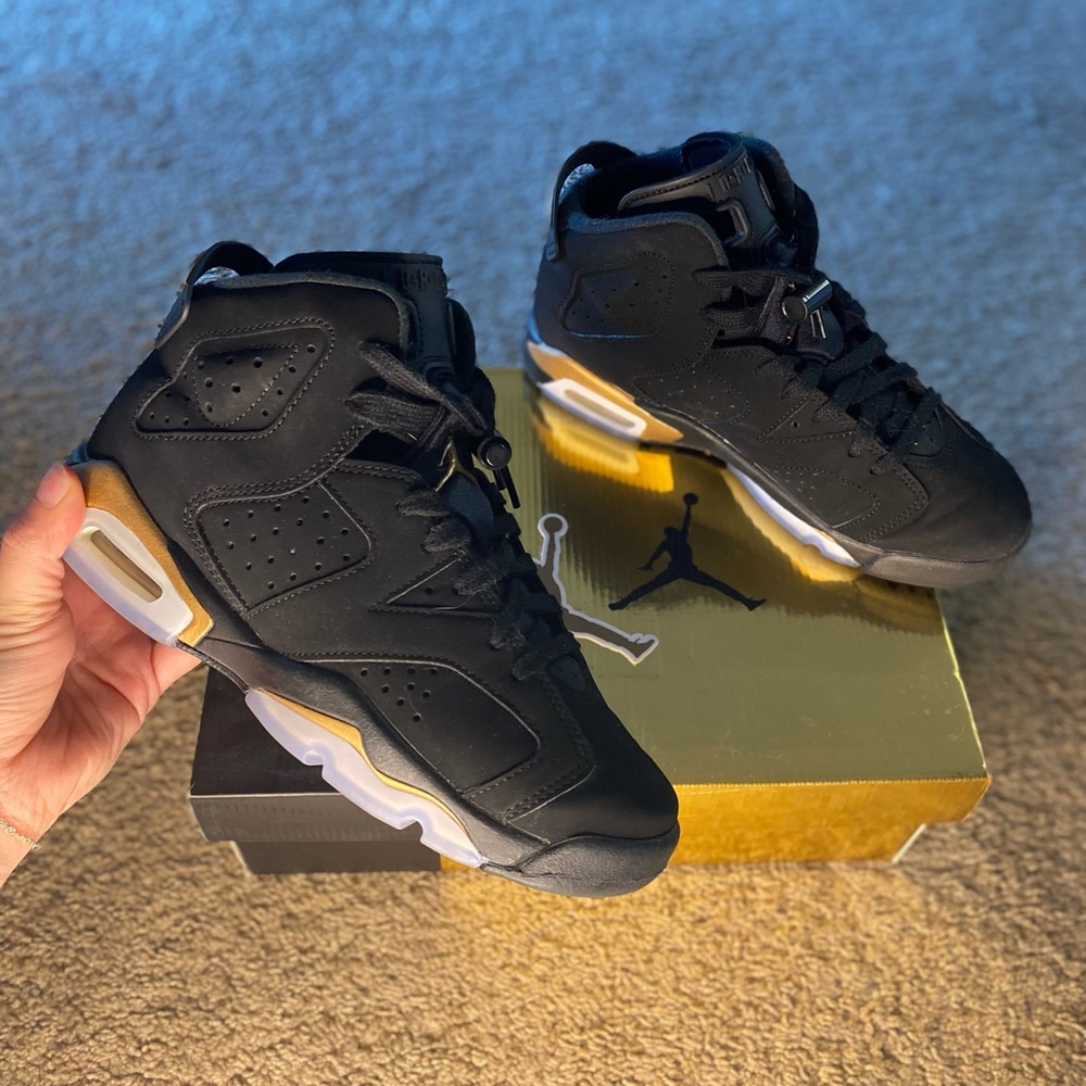 Air Jordan 6 Retro DMP Black & Metallic Gold